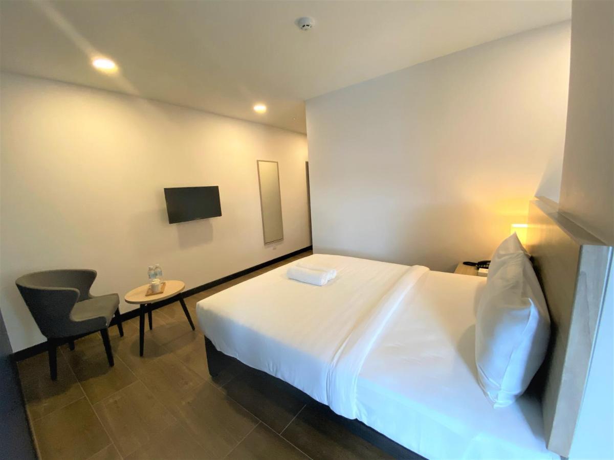 Zone Hotels, Telok Panglima Garang Teluk Panglima Garang Екстер'єр фото
